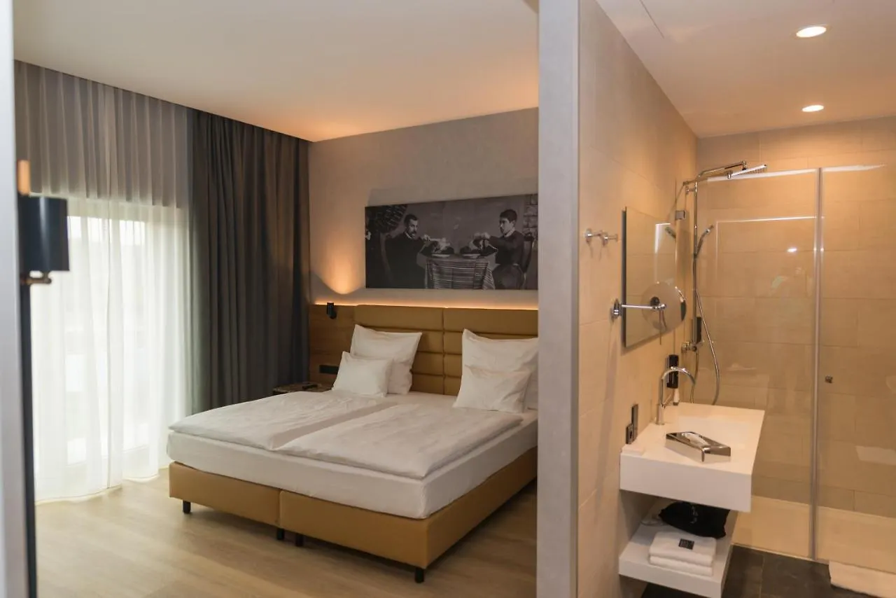 *****  Mk Hotel Tirana Rinas Albania