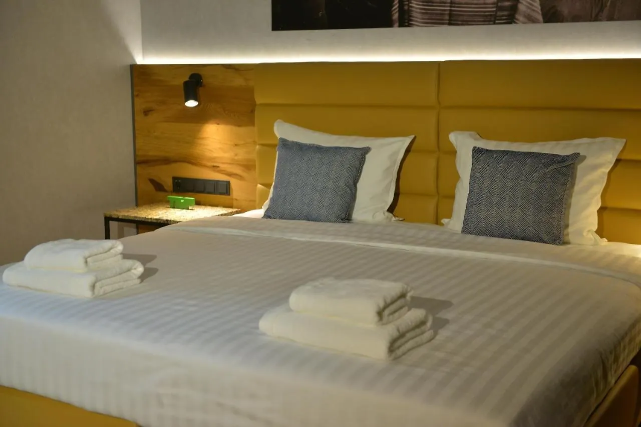 Rinas Mk Hotel Tirana